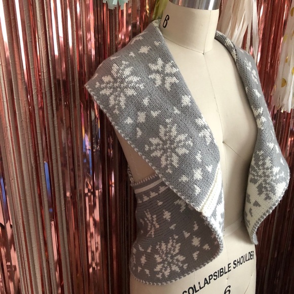 Grey White Sweater Vest - Picture 5 of 6